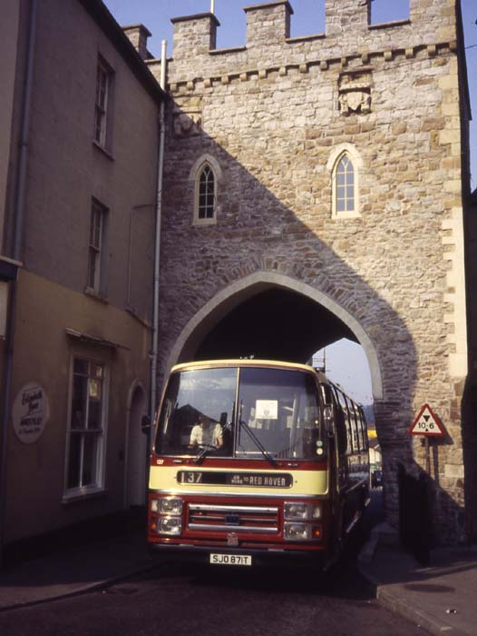 RED  ROVER - KEITH COACHES 137 SJO871T Bedford YMT Plaxton Supreme Express IV C49F