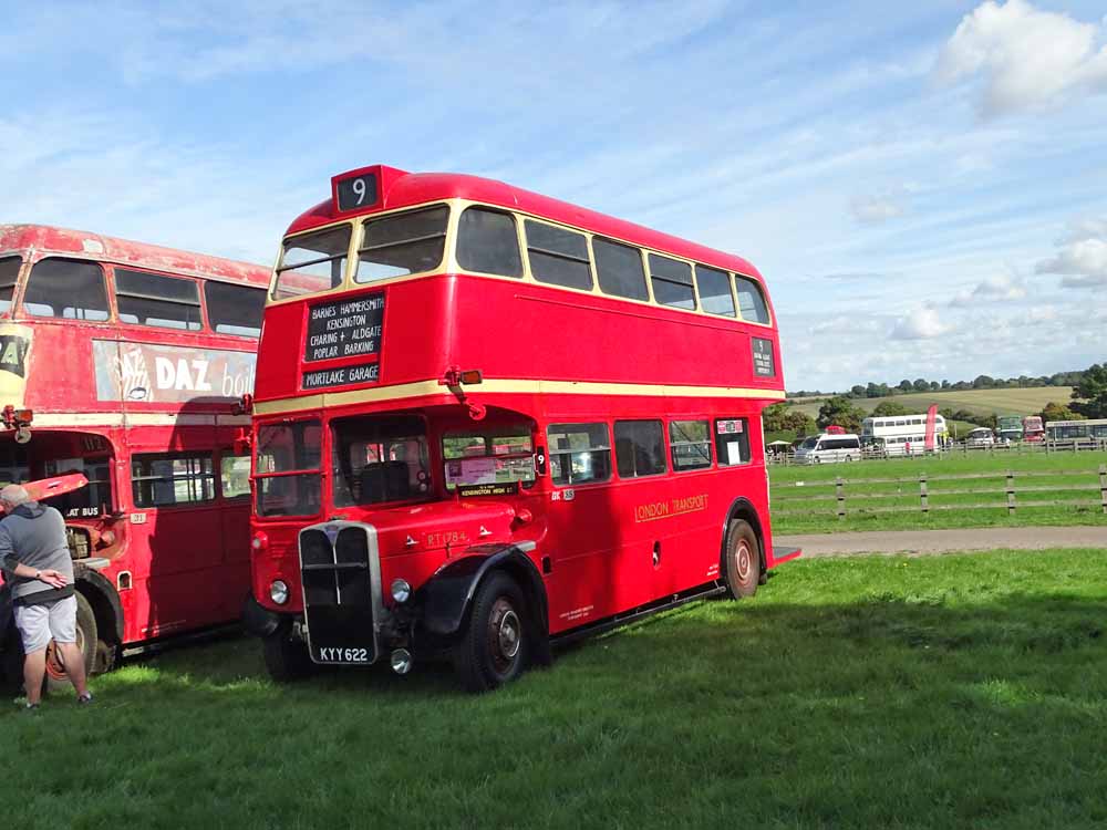 London Transport AEC Regent 3RT Park Royal RT1784