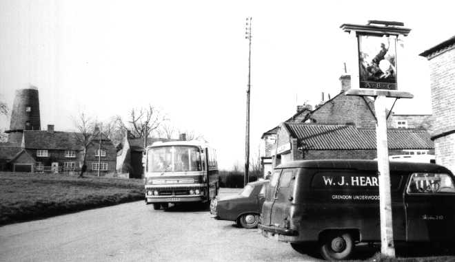 RED  ROVER - KEITH COACHES 129 HUD647S Bedford YMT Caetano C53F